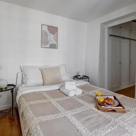 Champs-elysees - 2br With Balcony - Cityapartmentstay Apartment *