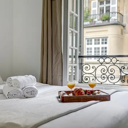 Champs-elysees - 2br With Balcony - Cityapartmentstay