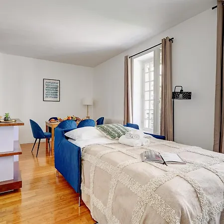 Champs-elysees - 2br With Balcony - Cityapartmentstay Apartamento