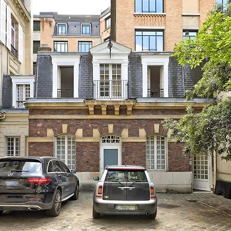Champs-elysees - 2br With Balcony - Cityapartmentstay Apartment *
