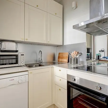 Champs-elysees - 2br With Balcony - Cityapartmentstay * París